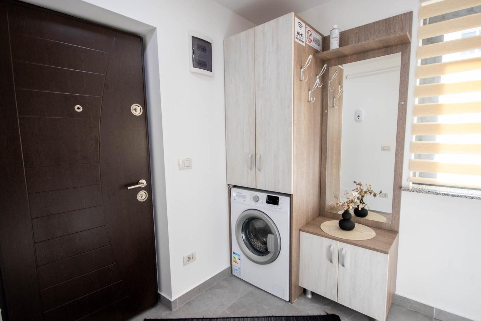 Astar Apartments - Executive Rădăuţi Eksteriør billede